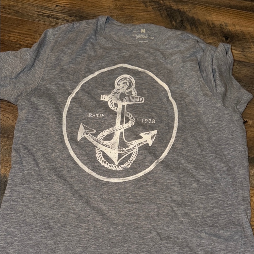 Men’s banana republic Anchor Graphic Tee in Heather Gray Medium
